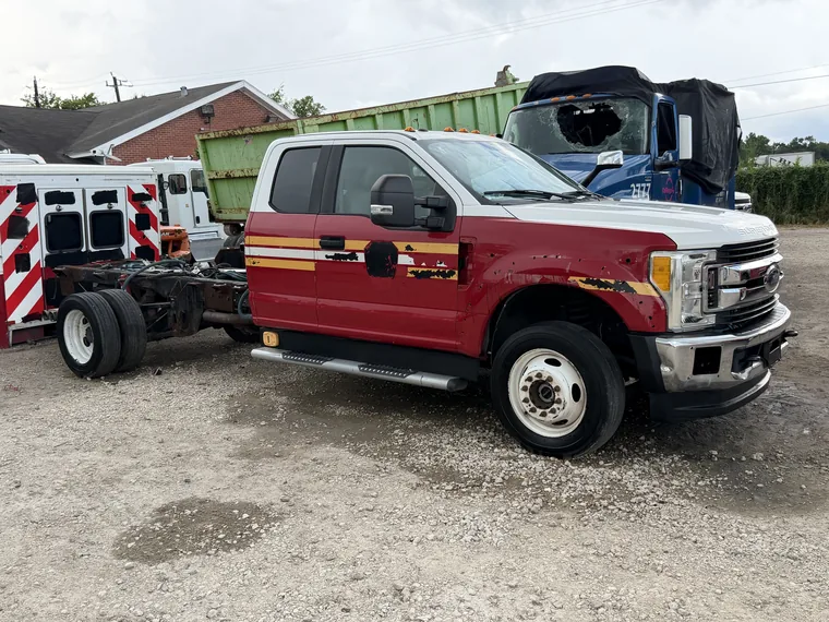 2017 Ford F-550 SuperCab Bare Cab/Chassis, unit F550-1264 — photo 1